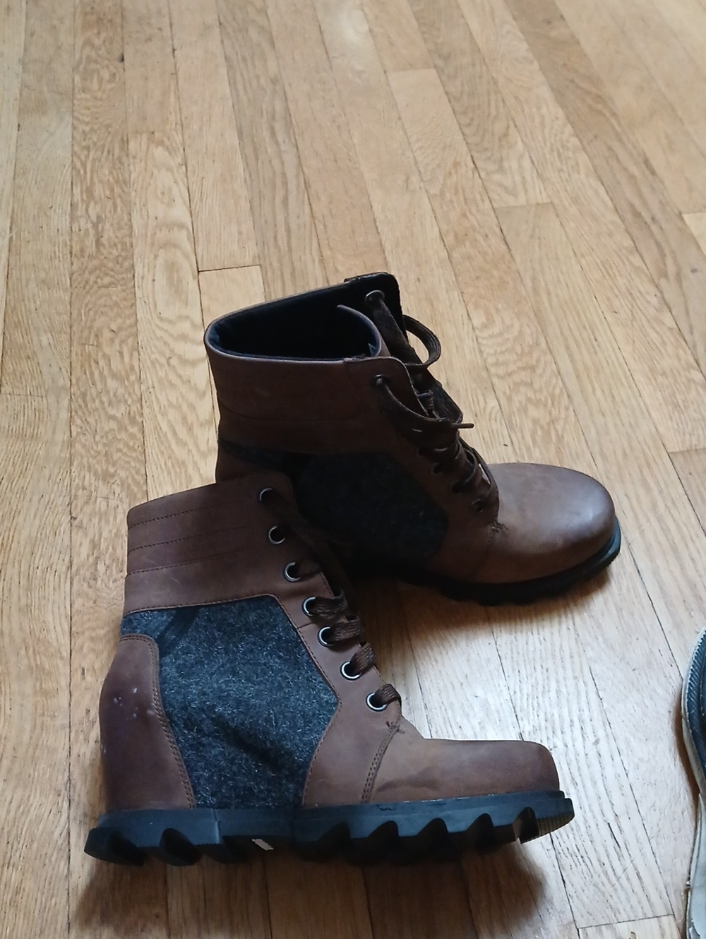 Sorel Woman's Carly Brown Lace-Up Ankle Boots